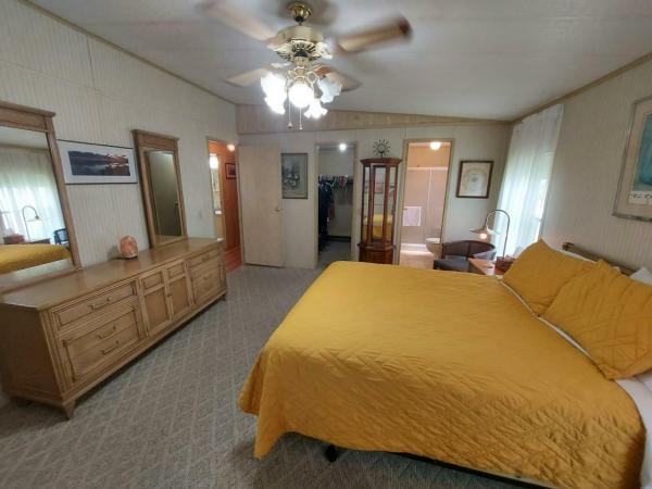 1985 Fleetwood Barrington Manufactured Home