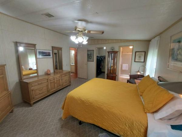 1985 Fleetwood Barrington Manufactured Home