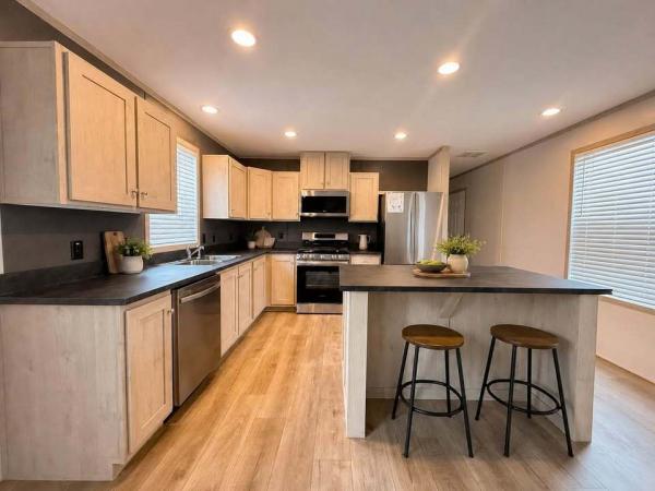 2025 Clayton-Wakarusa Mobile Home