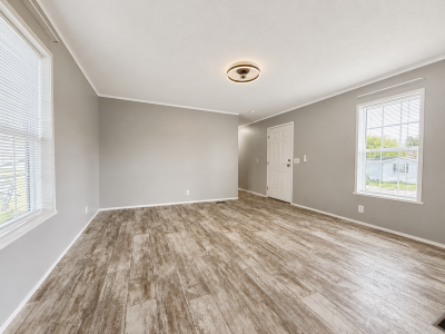 Photo 3 of 25 of home located at 11827 Cascade Circle #4 Romeo, MI 48065