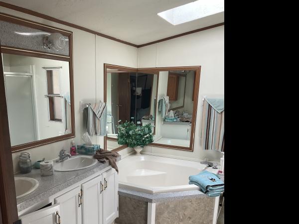 1992 Fleetwood 263A3620833C Mobile Home