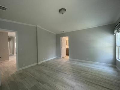 Photo 3 of 20 of home located at 101 Lisa Dr. Mount Dora, FL 32757