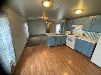 2000 MHE Mobile Home