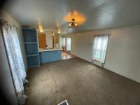 2000 MHE Mobile Home