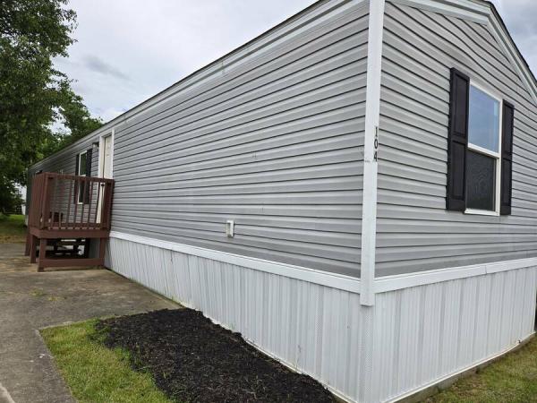 Photo 1 of 2 of home located at 104 Dove Dr Elsmere, KY 41018