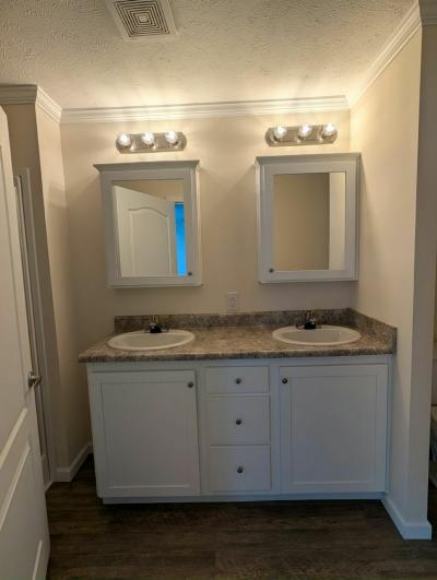 Photo 5 of 15 of home located at 52520 Chestnut Ct. Chesterfield, MI 48051