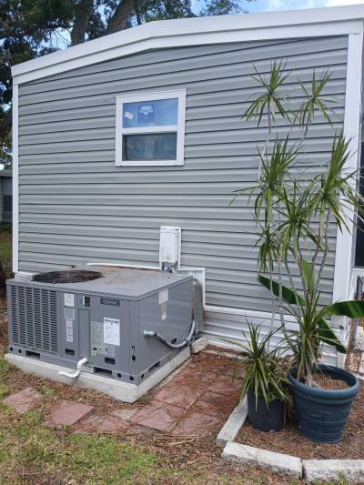 Photo 5 of 19 of home located at 9925 Ulmerton Rd., #147 Largo, FL 33771