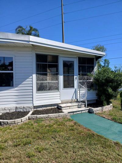 Photo 3 of 28 of home located at 435 16th Ave. S. E. Lot 581 Largo, FL 33771