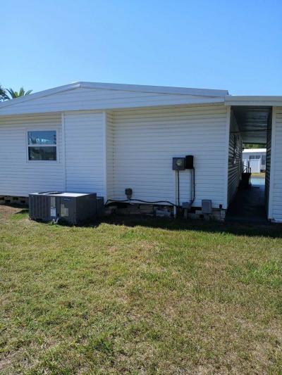 Photo 4 of 28 of home located at 435 16th Ave. S. E. Lot 581 Largo, FL 33771