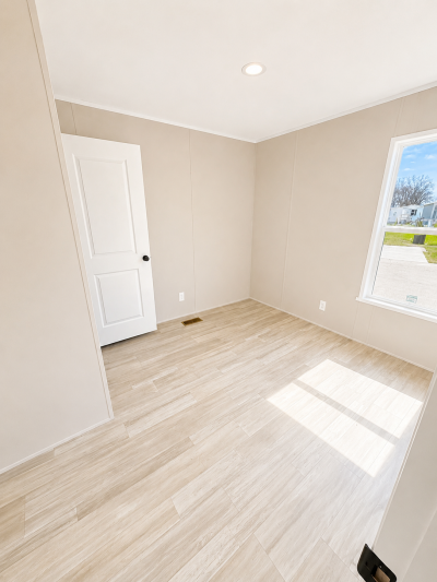 Photo 5 of 6 of home located at 833 E Duke St. #9 Vermillion, SD 57069