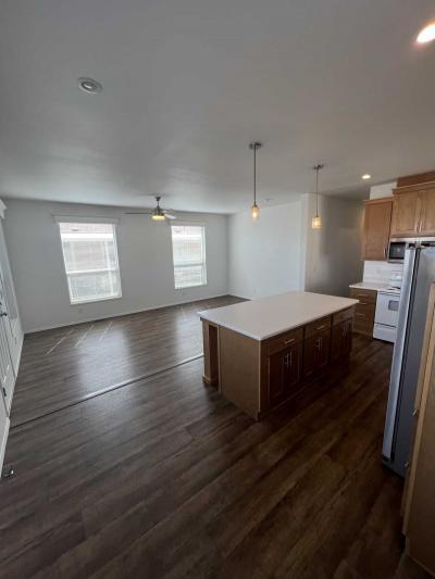 Photo 3 of 16 of home located at 3555 S. Pacific Hwy Medford, OR 97501