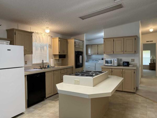 1992 Homes of Merit Lifestages Manufactured Home