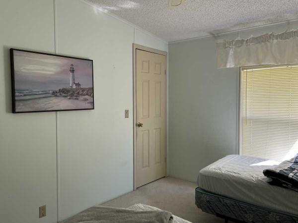 1992 Homes of Merit Lifestages Manufactured Home