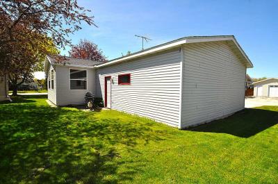 Photo 2 of 18 of home located at 493 Golden Oak Ct. Sheboygan Falls, WI 53085