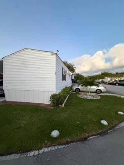 Photo 2 of 8 of home located at 496 SW 125th Terrace Davie, FL 33325
