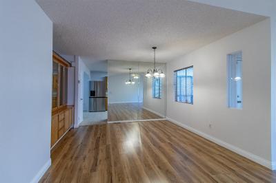 Photo 4 of 25 of home located at 8122 W. Flamingo Rd. Las Vegas, NV 89147