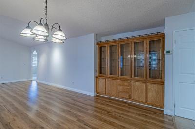 Photo 5 of 25 of home located at 8122 W. Flamingo Rd. Las Vegas, NV 89147