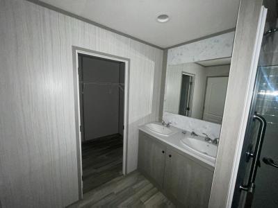 Photo 4 of 12 of home located at 97 Greendale Ct Saint Charles, MO 63301