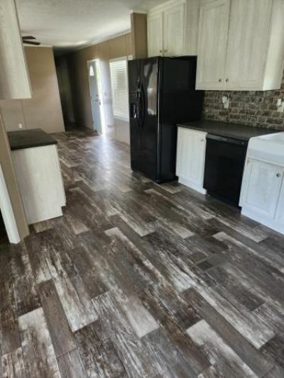 Photo 4 of 16 of home located at 561 Davis Rd Hemingway, SC 29554