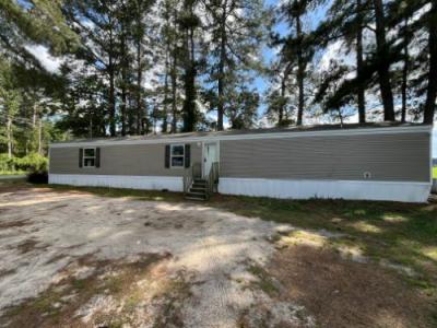 Photo 4 of 12 of home located at 3386 Peanut Plant Rd Elizabethtown, NC 28337