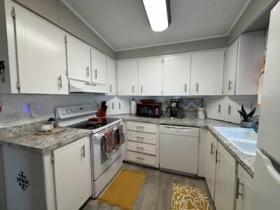 Photo 5 of 18 of home located at 3830 Boardwalk Place Ruskin, FL 33570