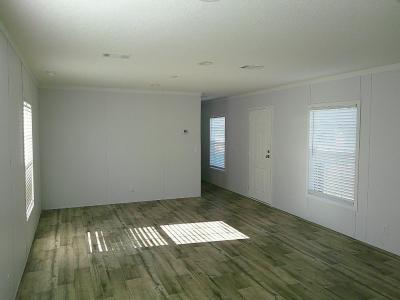 Photo 5 of 21 of home located at 201 Fish Haven Road Unit 64 Auburndale, FL 33823