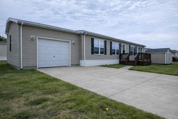 Photo 1 of 2 of home located at 11198 Chestnut Square Miamisburg, OH 45342