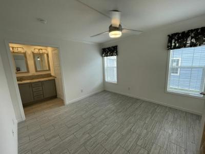 Photo 3 of 20 of home located at 13124 Lemon Avenue Grand Island, FL 32735