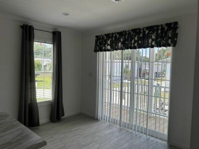 Photo 5 of 20 of home located at 13124 Lemon Avenue Grand Island, FL 32735