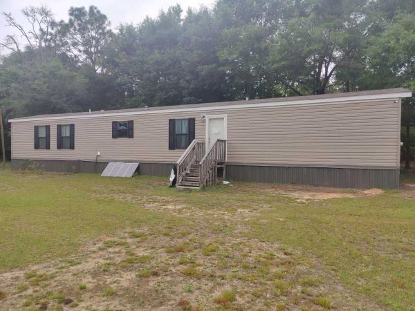 Photo 1 of 2 of home located at 5937 Riverchase Rd Milton, FL 32583