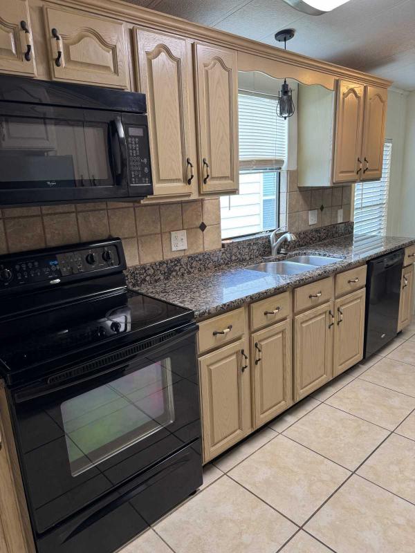 1985 Barr Manufactured Home