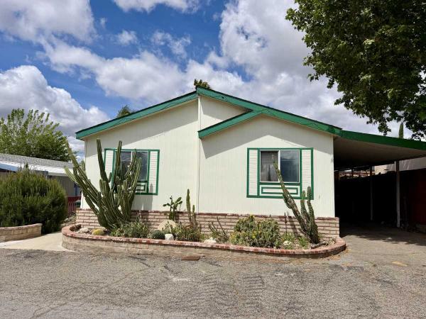 2004  Mobile Home For Sale