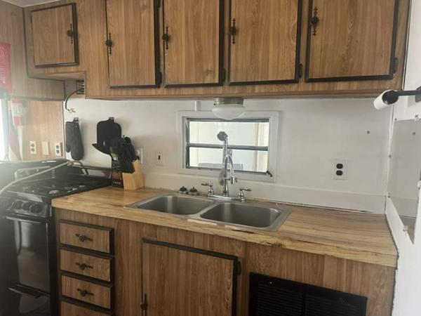 1984 Leis Manufactured Home
