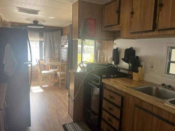 1984 Leis Manufactured Home