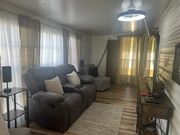 1984 Leis Manufactured Home