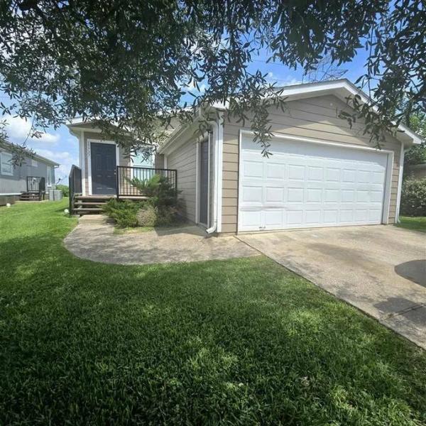 Photo 1 of 2 of home located at 15727 Reddy Lane Houston, TX 77053