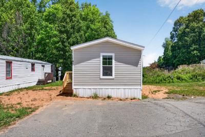 Photo 2 of 8 of home located at 89 Black Locust Drive Asheville, NC 28804