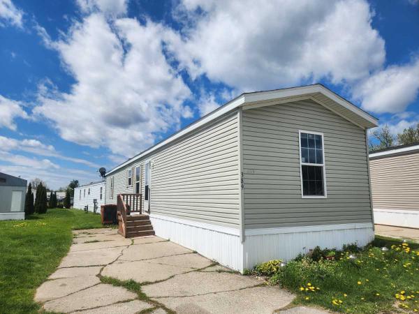 2017  Mobile Home For Sale