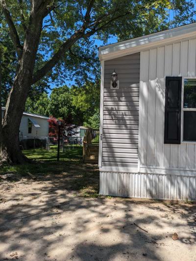 Photo 3 of 23 of home located at 4950 West Farm Road 156 #25 Springfield, MO 65807