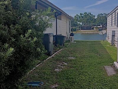 Photo 5 of 39 of home located at 5700 Bayshore Rd Lot 711 Palmetto, FL 34221