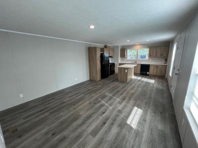 Photo 2 of 8 of home located at 1023 Doune Dr. Findlay, OH 45840