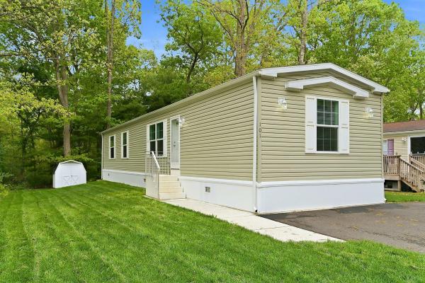 2024 Redman 101 122RENW-1666H22193  Home