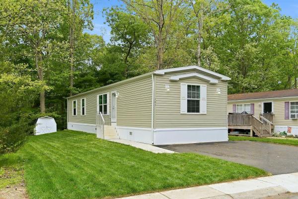 2024 Redman 101 122RENW-1666H22193  Home