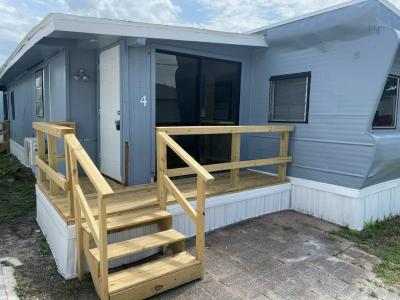 Photo 2 of 16 of home located at 1250 Lakeview Drive #4 Deland, FL 32720