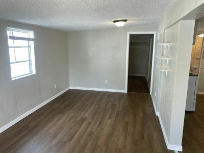 Photo 4 of 16 of home located at 1250 Lakeview Drive #4 Deland, FL 32720