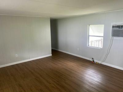 Photo 5 of 12 of home located at 1250 Lakeview Drive #44 Deland, FL 32720