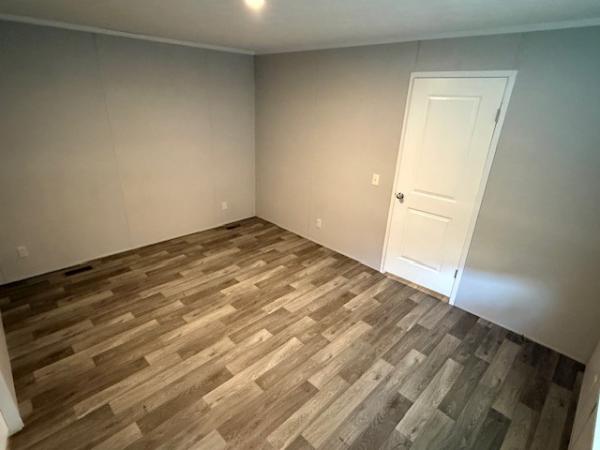 2022 Champion Home Builder  RFN1670905 Mobile Home