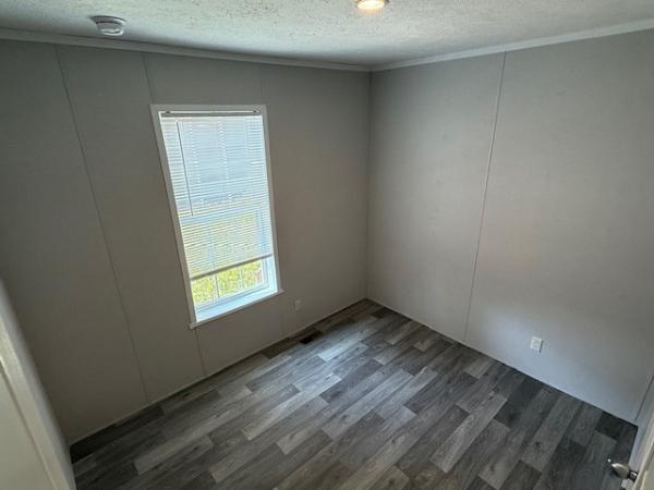 2022 Champion Home Builder  RFN1670905 Mobile Home