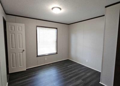 Photo 6 of 7 of home located at Pinewood Chillicothe, Il 61523 Lot 190 Chillicothe, IL 61523