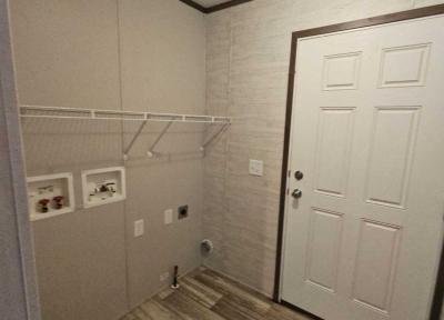 Photo 3 of 8 of home located at Pinewood Chillicothe, Il 61523 Lot 163 Chillicothe, IL 61523